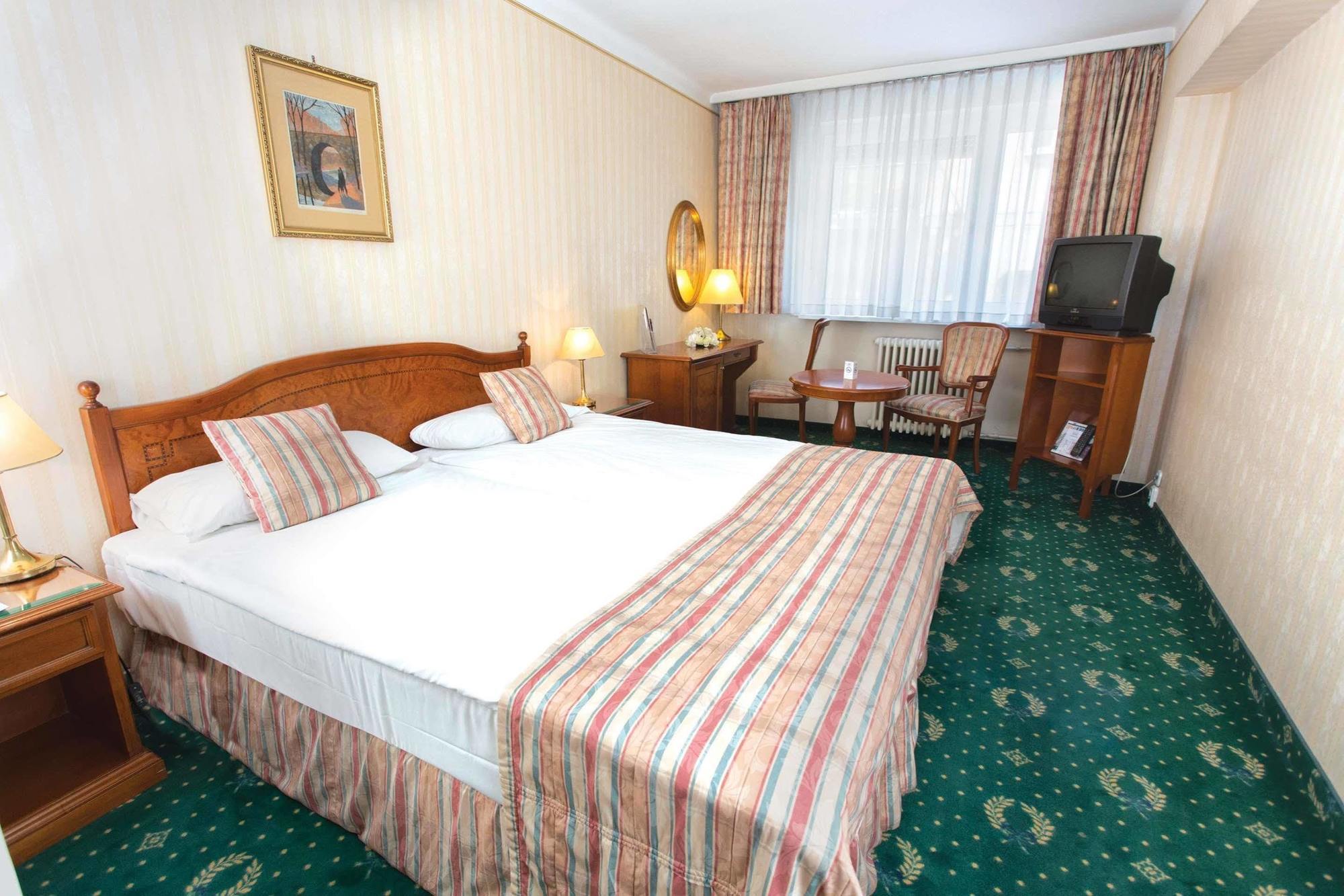 Danubius Astoria Center Hotel 4*