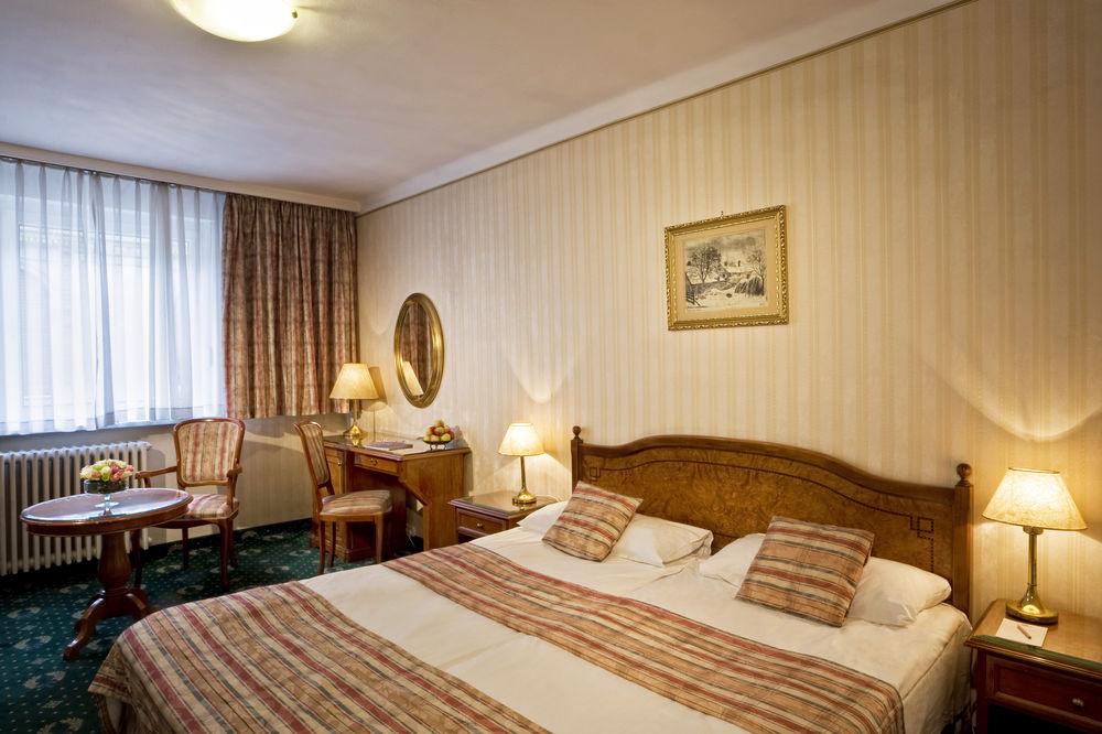 Hotel Danubius Astoria Center 4*