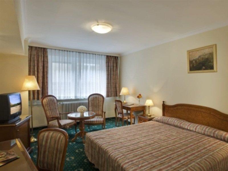 Danubius Astoria Center Hotel 4*